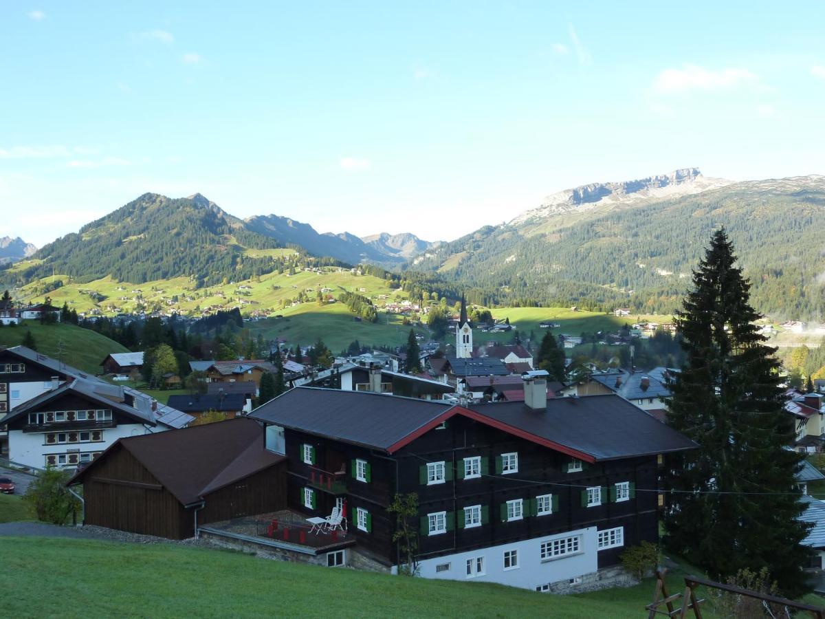 Gaestehaus Alpina Riezlern Exterior foto