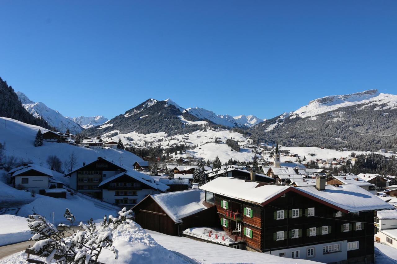 Gaestehaus Alpina Riezlern Exterior foto