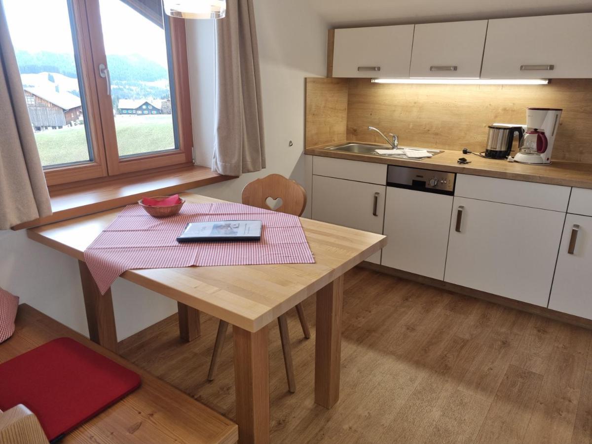 Gaestehaus Alpina Riezlern Habitación foto