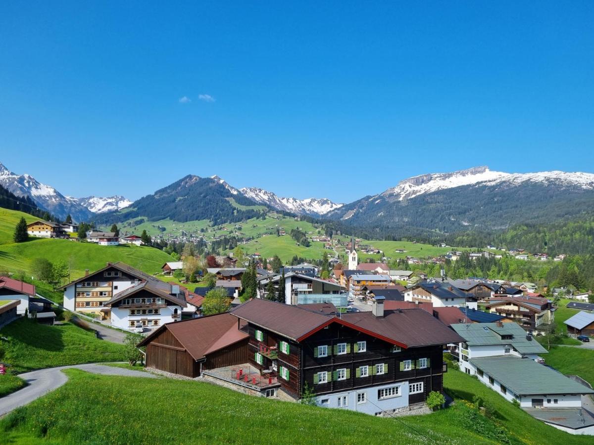 Gaestehaus Alpina Riezlern Exterior foto